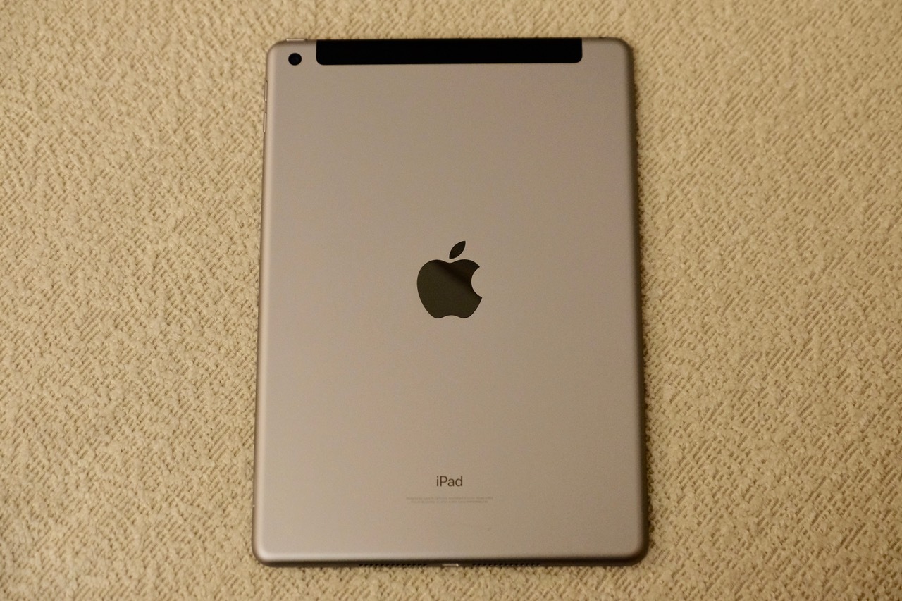 iPad 第6世代色　(32GB Cellularモデル)
